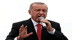 الرئيس التركي رجب طيب أردوغان يتحدث في اسطنبول يوم 19 يونيو حزيران 2019. تصوير: مراد سيزار - رويترز