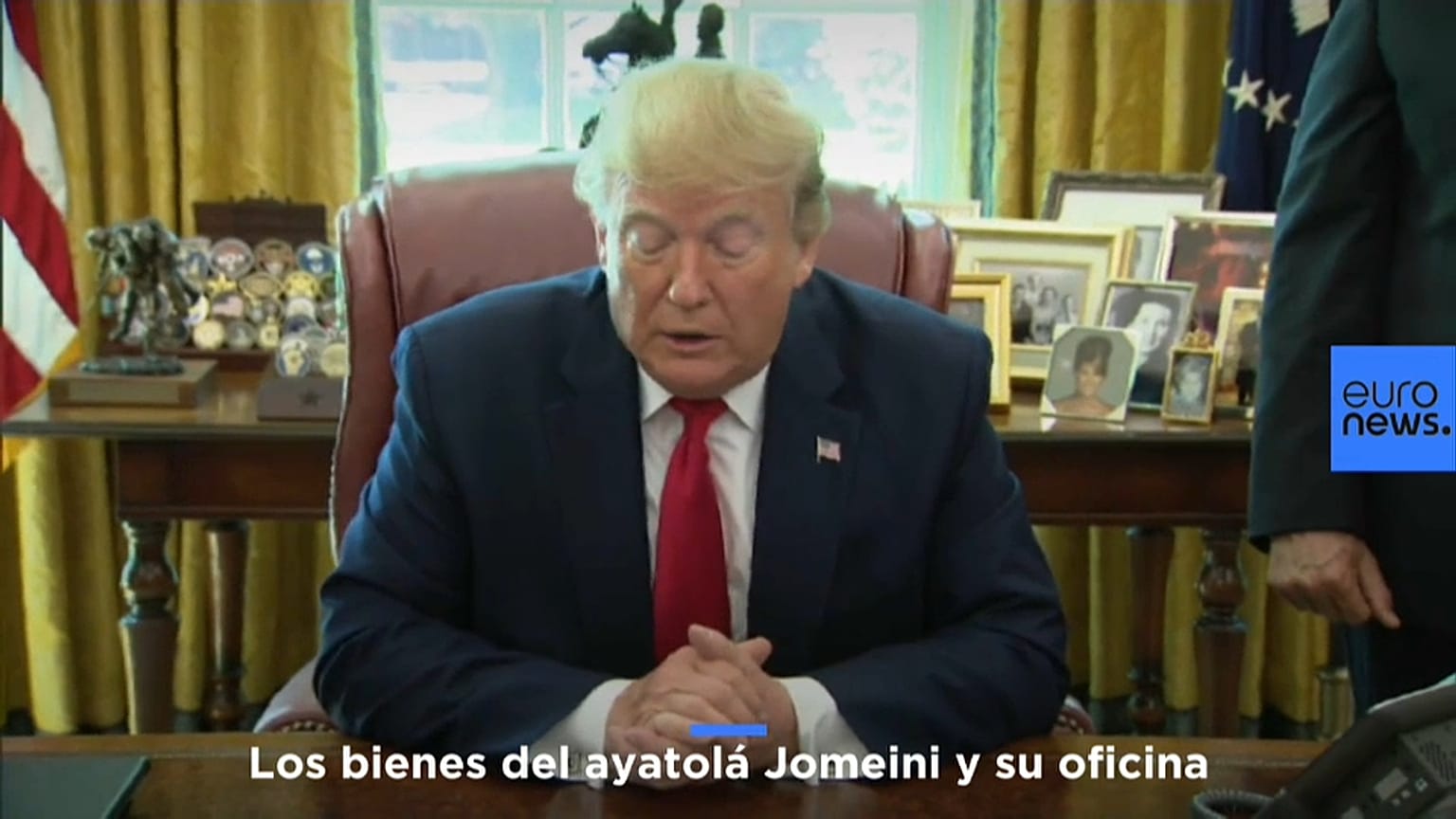 Trump anuncia sanciones contra el ayatolá Jomeini (que murió en 1989)