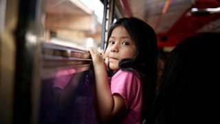 Niña deportada de Estados Unidos en Ciudad Juárez, México