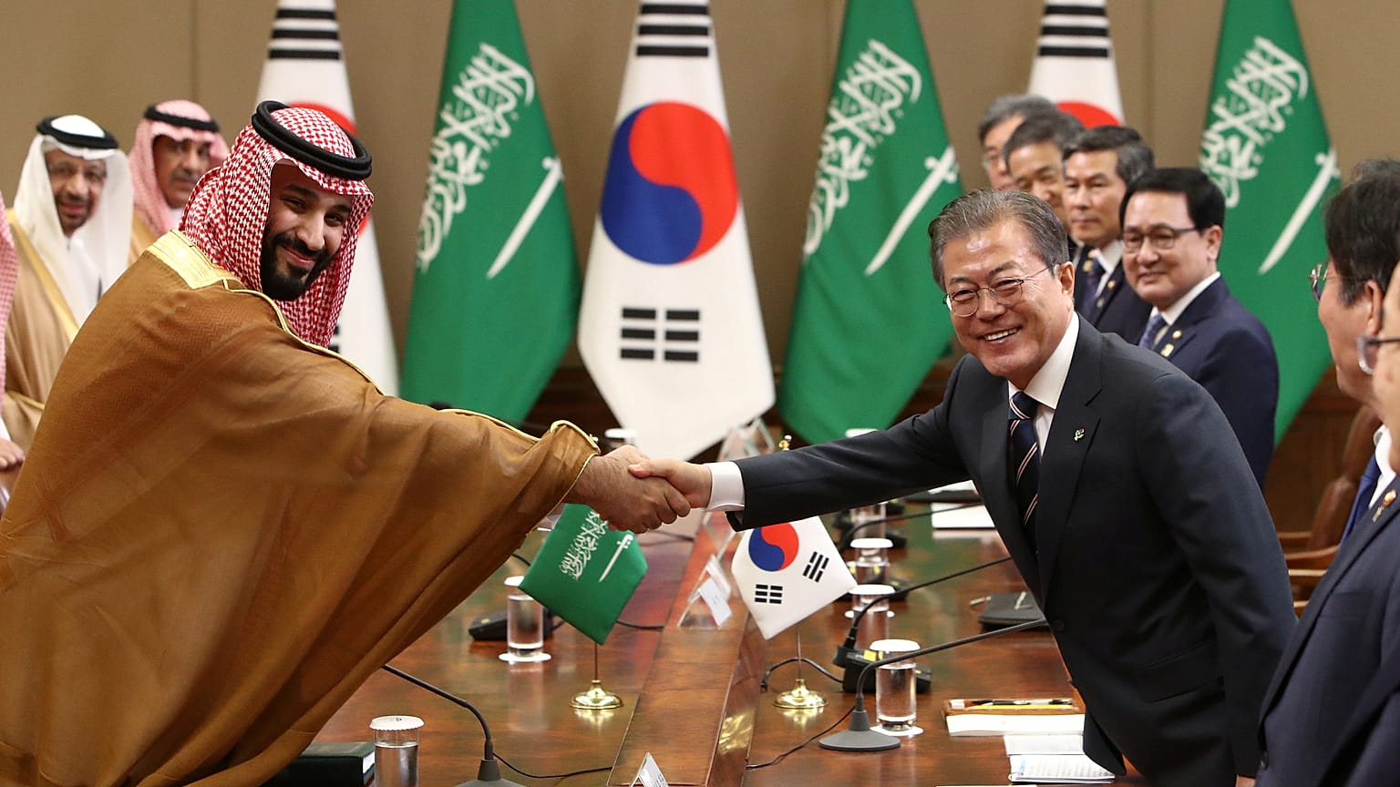شاهد: بحضور ولي العهد السعودي.. الرياض وسيول  توقعان صفقات بقيمة 8.3 مليار دولار