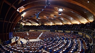 A kormány közzéteszi az eltitkolt korrupciós jelentést, de nem most