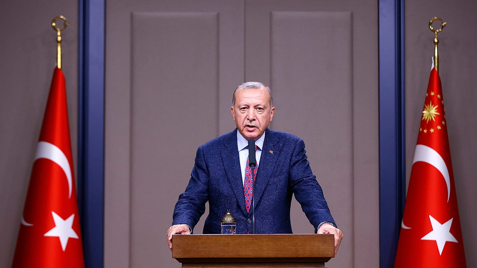 Türkiye Cumhurbaşkanı Recep Tayyip Erdoğan, Japonya'nın ev sahipliğinde Osaka'da yapılacak 14'üncü G20 Liderler Zirvesi'ne katılmak için bu ülkeye gitti. 