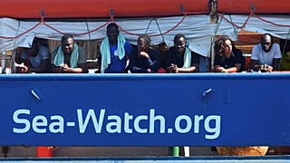 Sea-Watch 3 impedido de aportar em Itália