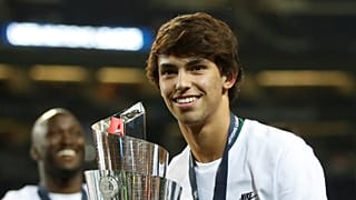 Benfica analisa proposta de 126 milhões por Félix