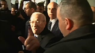 Le président tunisien, dans un état "critique", a été hopitalisé