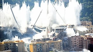 Ιταλία: Κατεδαφίστηκε η γέφυρα της Γένοβας