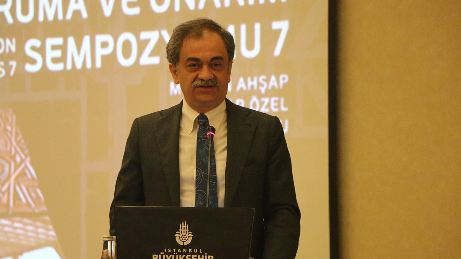 İBB Genel Sekreteri Hayri Baraçlı yardımcılarıyla birlikte istifa etti
