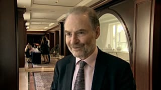 Timothy Garton Ash: meg kell állítani Orbán Viktort 