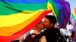 Orgulho Gay espalha arco-íris pelo mundo