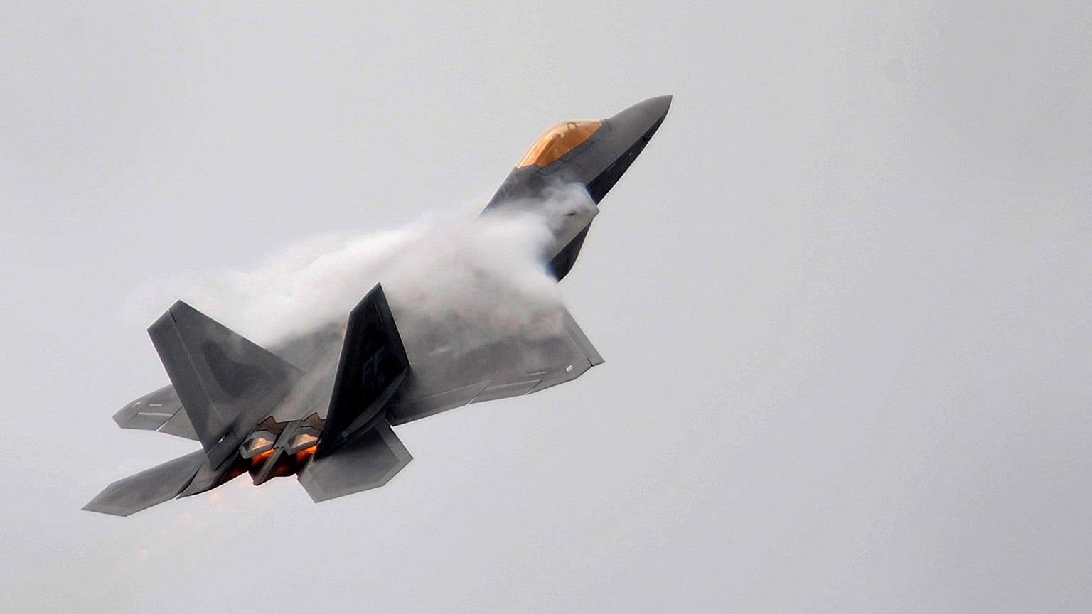 Amerikan F-22 Raptor tipi savaş uçağı