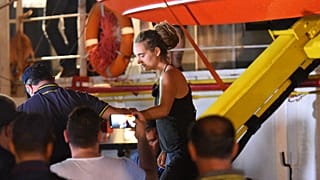 Détenue à Lampedusa, la capitaine du Sea-Watch risque 10 ans de prison