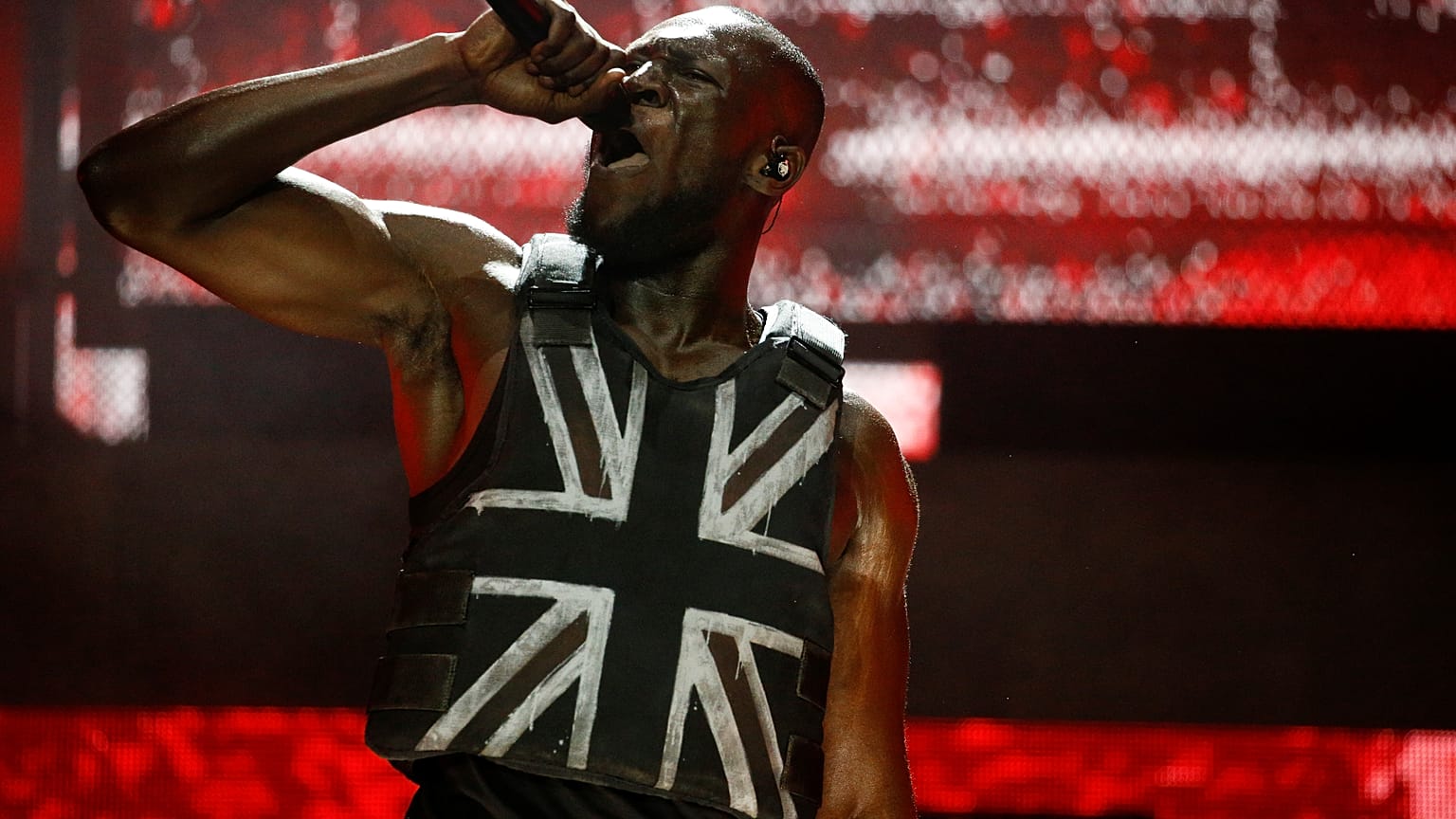 Rapper Stormzy lässt 100.000 "F*** Boris" singen