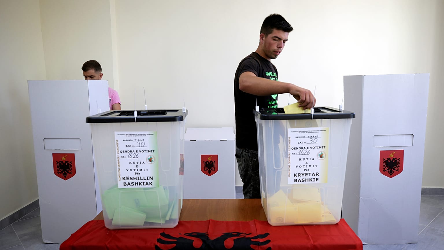 Wahllokal in Tirana (Albanien)