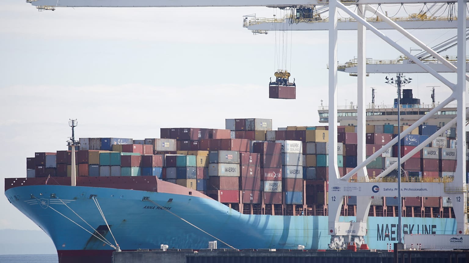 Containerschiff in Vancouver