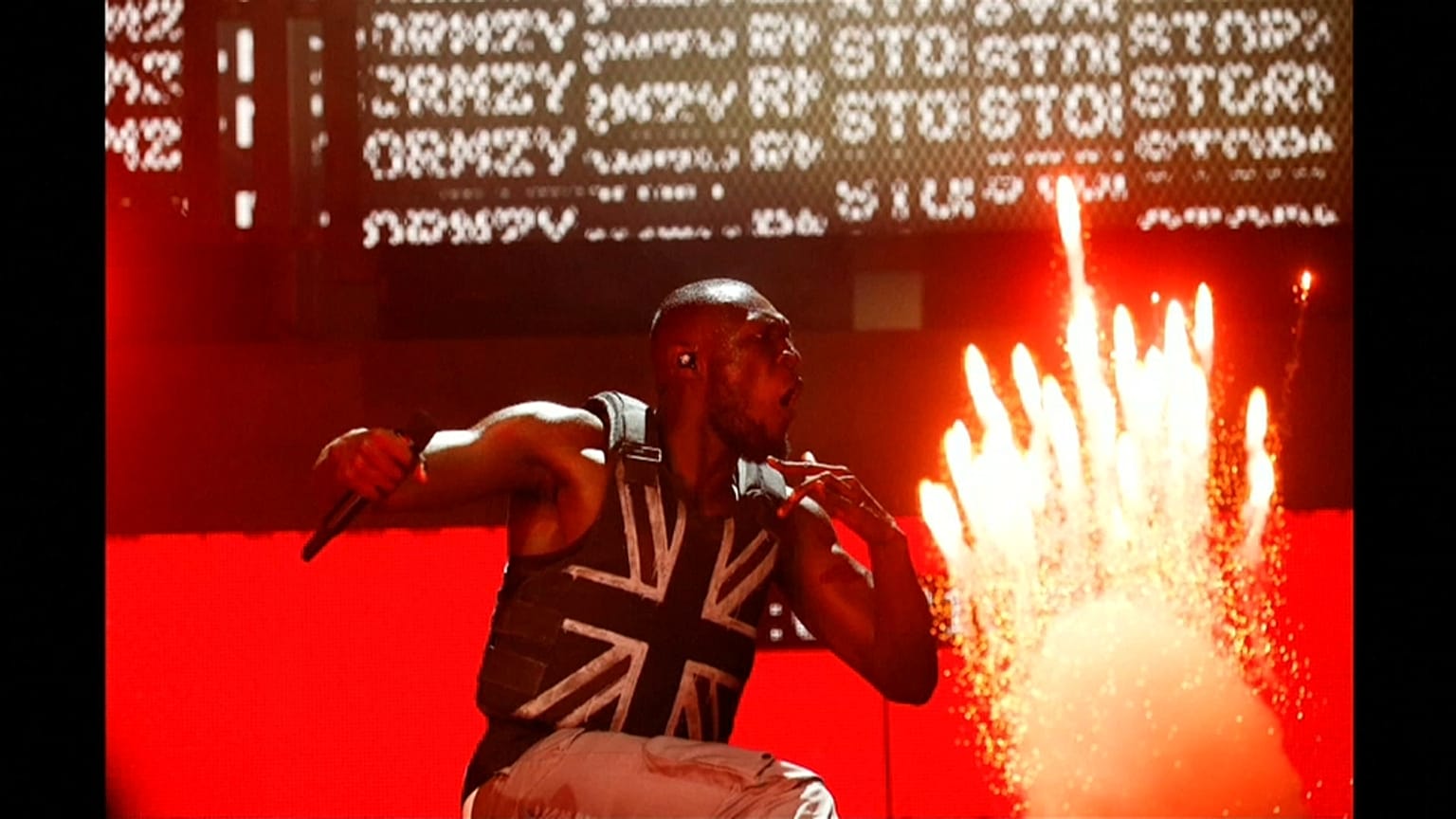 El chaleco antibalas que lució Stormzy lo diseñó Banksy