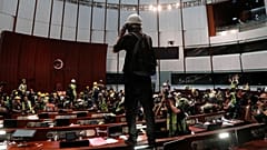 Χονγκ Κονγκ: Εισβολή διαδηλωτών στο Κοινοβούλιο