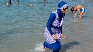 المحجبات في غرونوبل يلجأن إلى الشارع لمواجهة حظر البوركيني