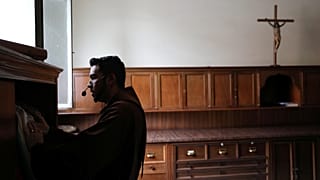 Vatikan: Hiçbir hükümet ya da kanun günah çıkarmanın gizliliğini bozamaz