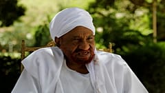 زعيم المعارضة السودانية الصادق المهدي في صورة من خلال مقابلة مع رويترز في الخرطوم يوم 25 أبريل نيسان 2019. تصوير: أوميت بكطاش - رويترز