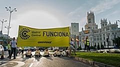 Protesta a favor de Madrid Central en calle Alcalá.