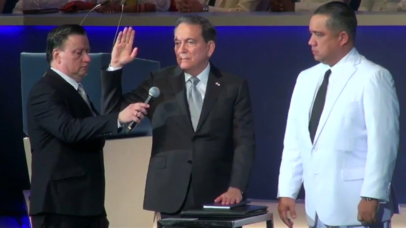 Cortizo asume la Presidencia de Panamá clamando contra la corrupción y la desigualdad