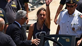 Ελεύθερη η πλοίαρχος του Sea Watch Καρόλα Ρακέτε