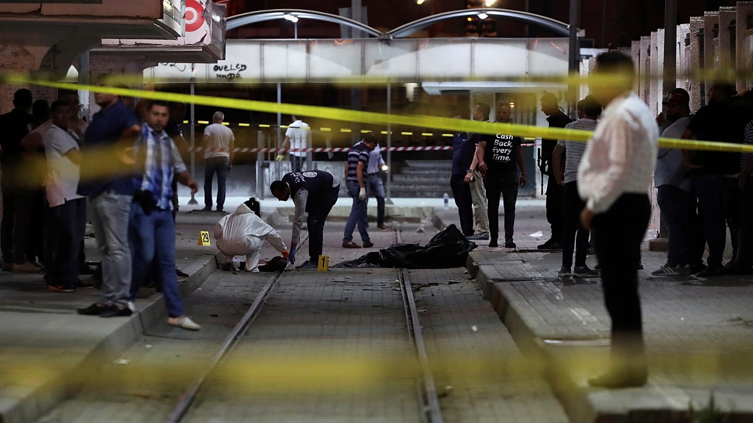 Felrobbantotta magát Tuniszban egy terrorista, hogy elkerülje a letartóztatást