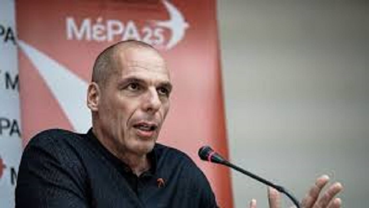 Βαρουφάκης: H χώρα είναι ακυβέρνητη από το 2010