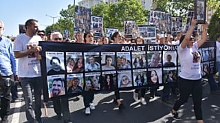 Çorlu tren kazasına ilişkin ilk duruşmada mahkeme heyeti davadan çekildi