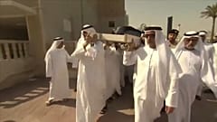 جنازة خالد القاسمي نجل حاكم إمارة الشارقة يشيع إلى مثواه الأخير بعد ان توفي في لندن. 