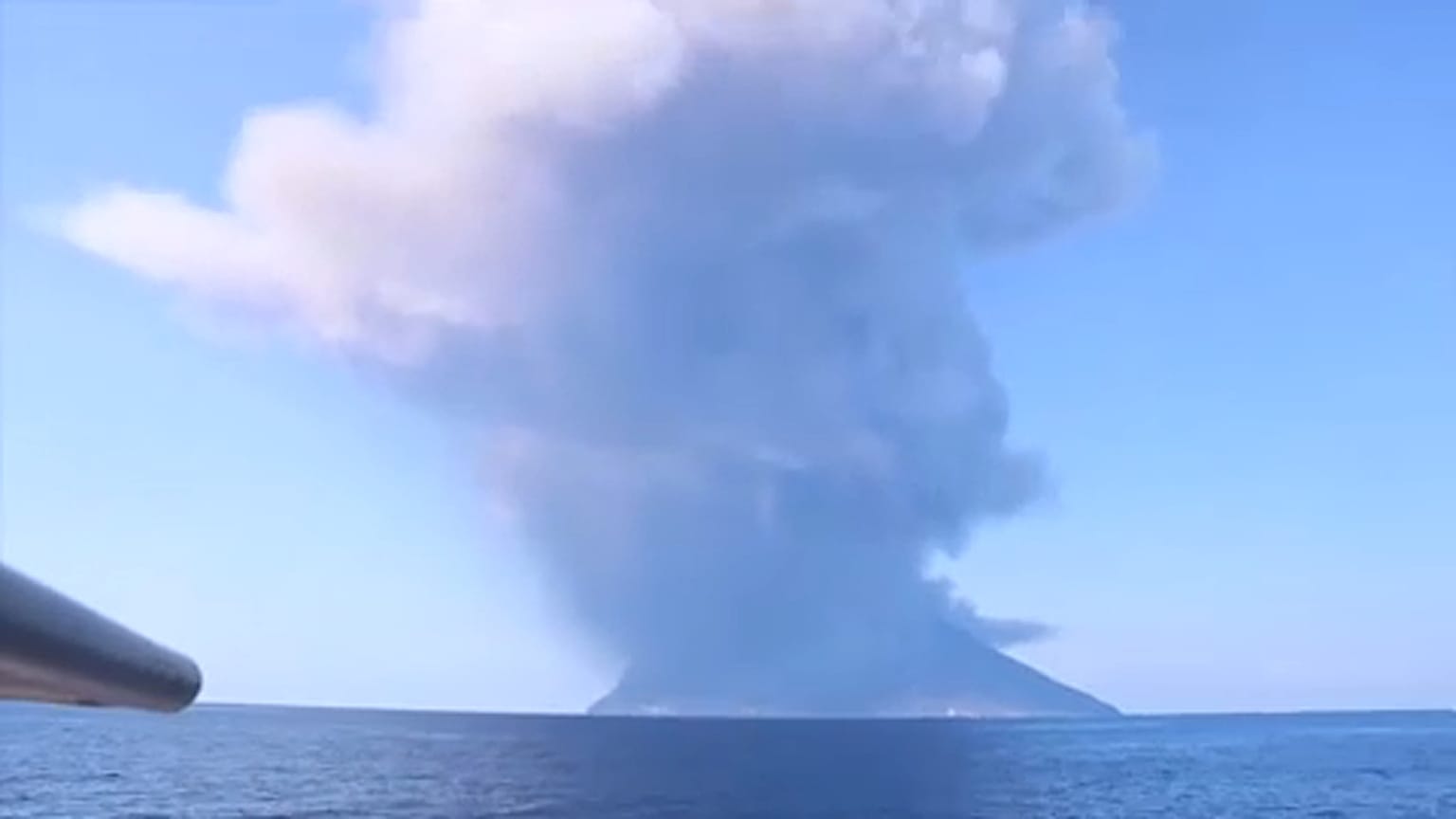 Vulcão Stromboli entrou em erupção e fez uma vítima mortal