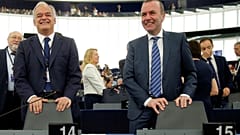 Manfred Weber, candidato "spitzekandidat" del EPP y el eurodiputado popular, Esteban González Pons