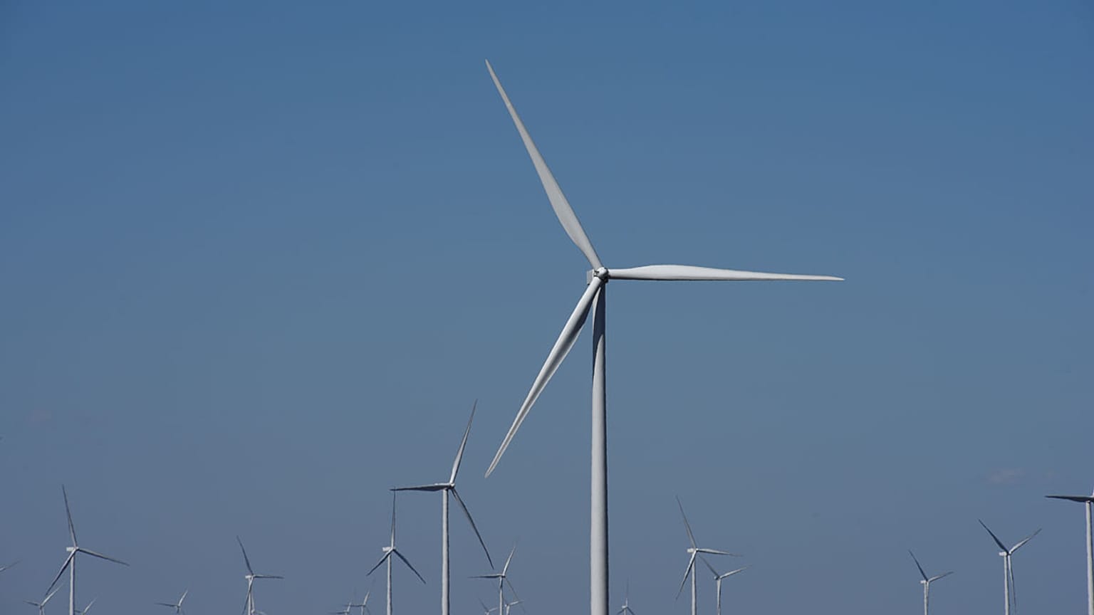 Csúcson a megújuló energiák aránya Németországban, visszaesett a szén-dioxid-kibocsátás