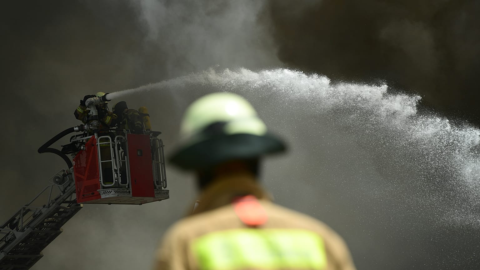 Großbrand im Dong Xuan Center in Berlin