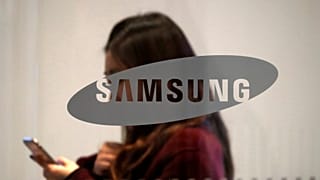 Samsung iki ay önce geri çektiği katlanabilir telefonu Galaxy Fold'u yeniden piyasaya sürecek