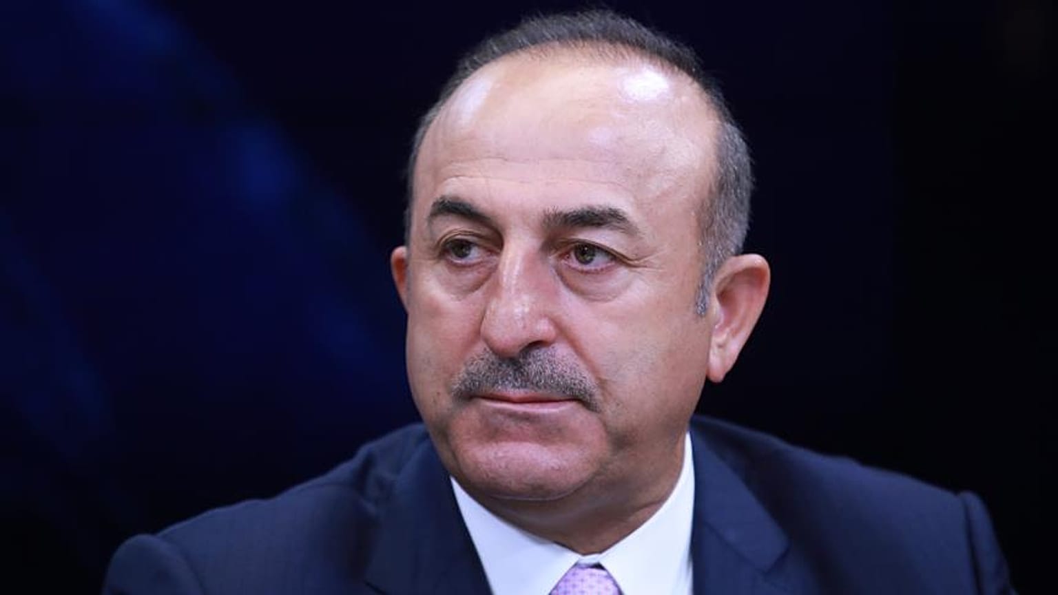 Çavuşoğlu'ndan S-400 açıklaması: Trump kendi yönetiminden çıkan farklı sesleri azaltmaya çalışıyor