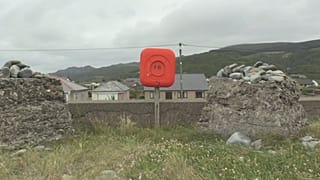 La lotta di Fairbourne, Galles, per non "diventare il primo villaggio di rifugiati climatici"
