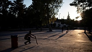 Ελλάδα: Οι Πακιστανοί μετανάστες μας γνωρίζουν το street cricket!