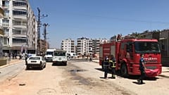Hatay’ın Reyhanlı ilçesinde bir araçta patlama meydana geldi.