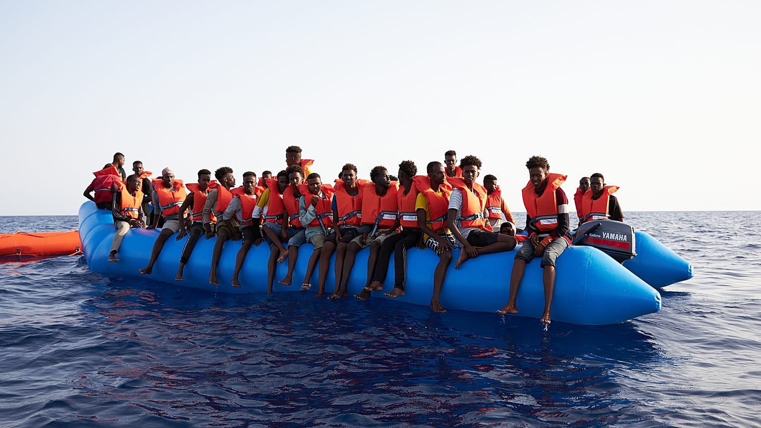 Migranti, "Alan Kurdi" salva 65 migranti: in rotta verso Lampedusa
