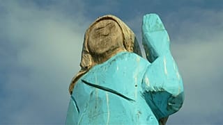Saurez-vous découvrir qui se cache derrière cette statue ?