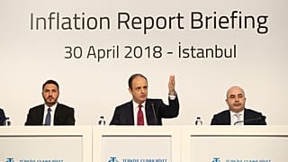 TCMB Başkanı Murat Çetinkaya (ortada)Merkez Bankası Başkan Yardımcısı Erkan Kilimci (solda), Merkez Bankası Başkan Yardımcısı Murat Uysal (sağda)