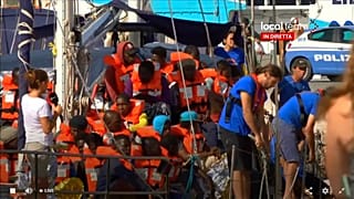 Otro barco humanitario reta a Salvini