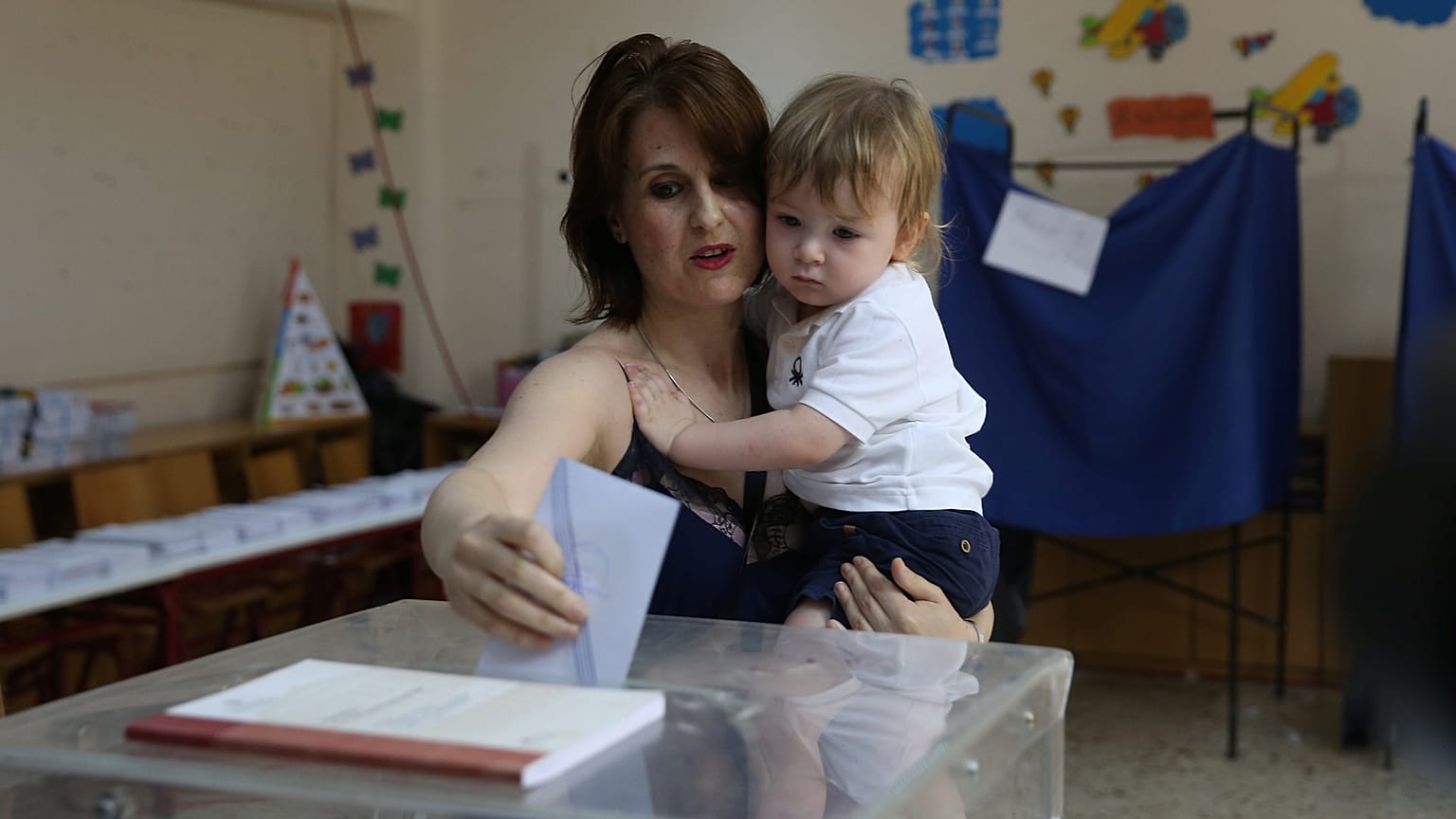 آغاز رای گیری در انتخابات پارلمانی یونان؛ پیشتازی محافظه کاران در نظرسنجی‌ها