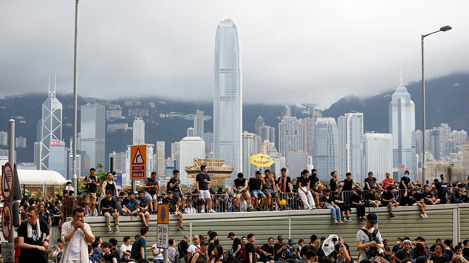 Las calles de Hong Kong vuelven a llenarse contra un polémico proyecto de ley