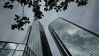 Elbocsátja 18 ezer dolgozóját a Deutsche Bank