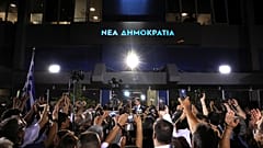 Satisfacción y alegría contenida en la sede de Nueva Democracia