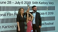 Kristallglobus für schwarze Komödie "Bashtata" 