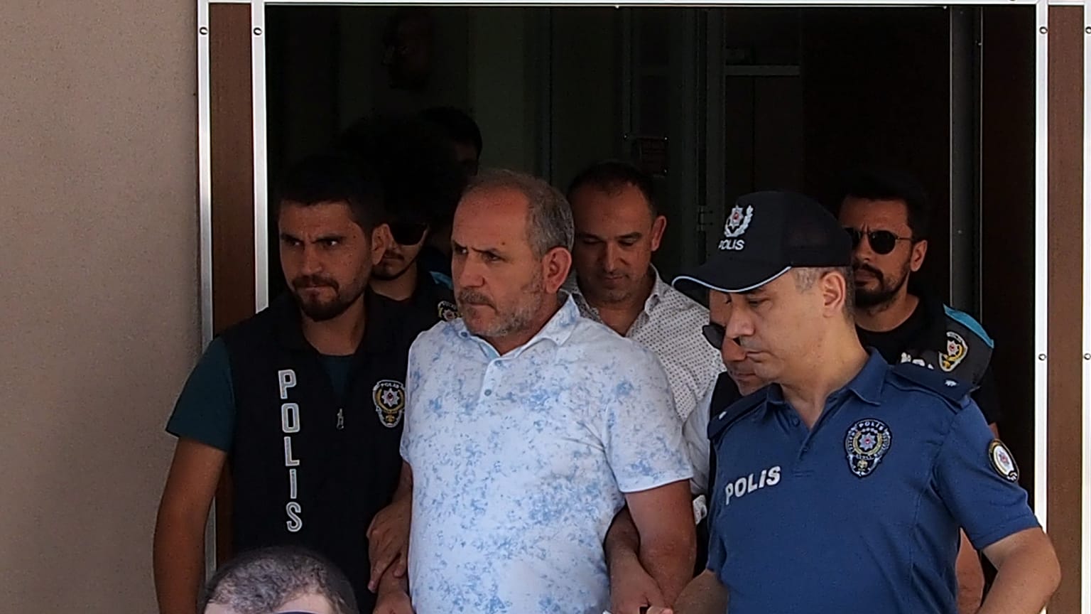 Pendik D-100 Karayolu'nda içinde hamile kadının bulunduğu araca saldırı olayı