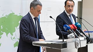 Ο Υπουργός Εξωτερικών της Κύπρου Νίκος Χριστοδουλίδης και ο Υπουργός Εξωτερικών της Ελβετίας Ignazio Cassis, προβαίνουν σε δηλώσεις στα ΜΜΕ.